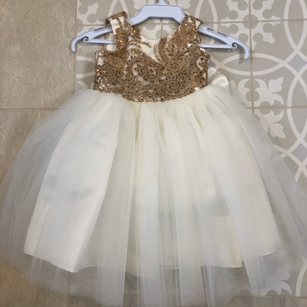 Custom made Flower Girl Dress - Unworn!